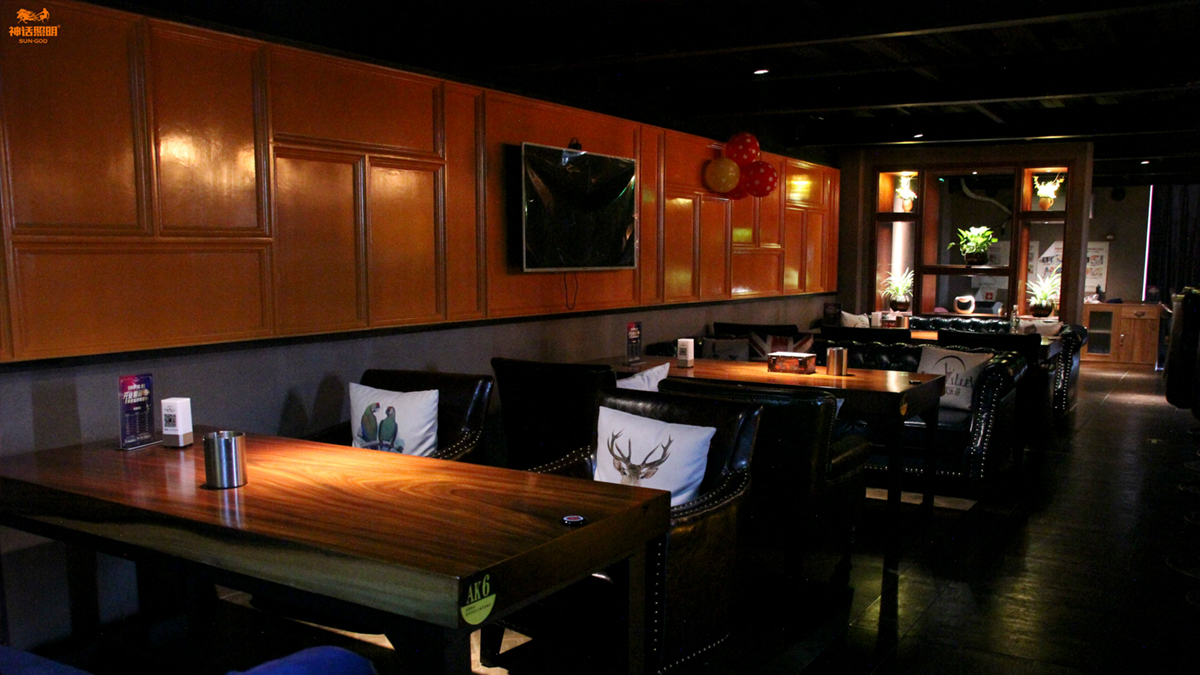 瀾天歡樂(lè)谷餐廳餐桌燈光設(shè)計(jì)方案展示