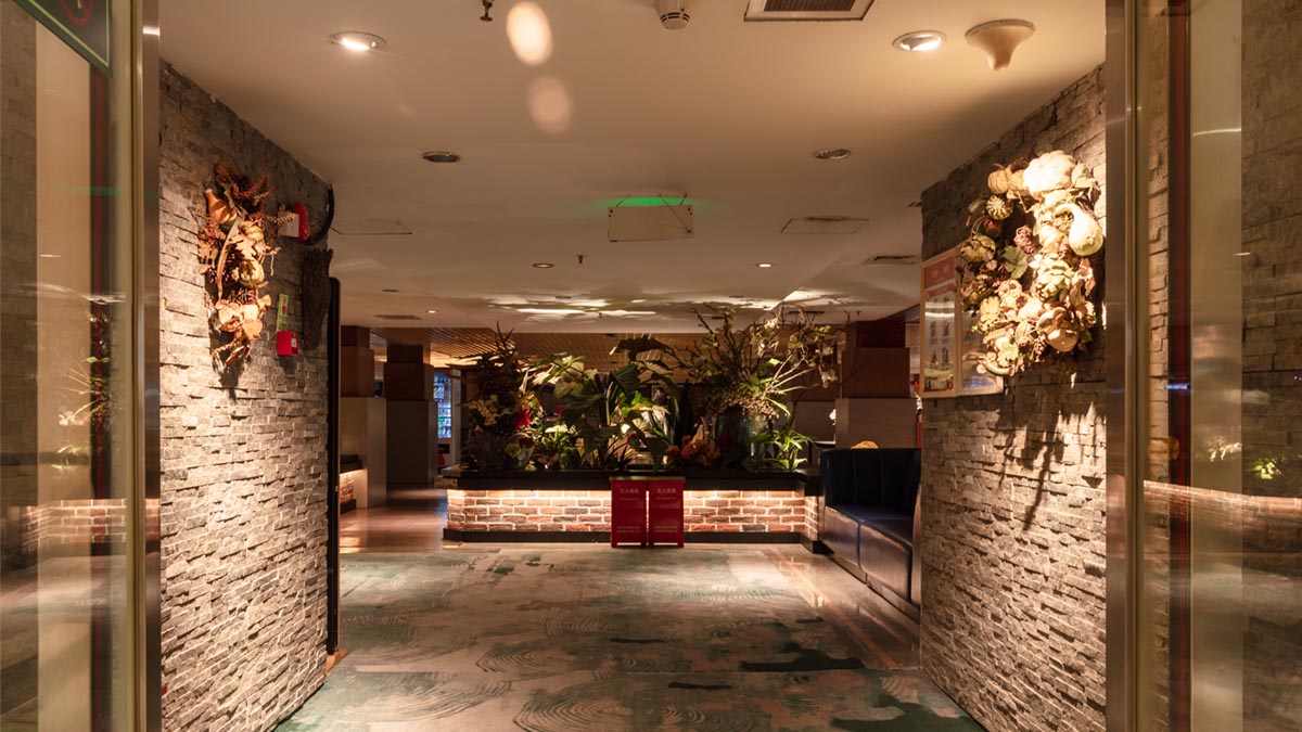 淺海灣酒店玻璃門入口燈光設(shè)計(jì)方案展示
